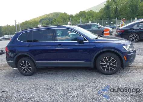 2021 Volkswagen Tiguan 2.0T Se/2.0T Se R-Line Black/2.0T Sel z USA, uszkodzony, nr VIN 3VV2B7AX8MM056411